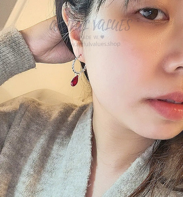Kurapika Scarlet Hoop Earrings